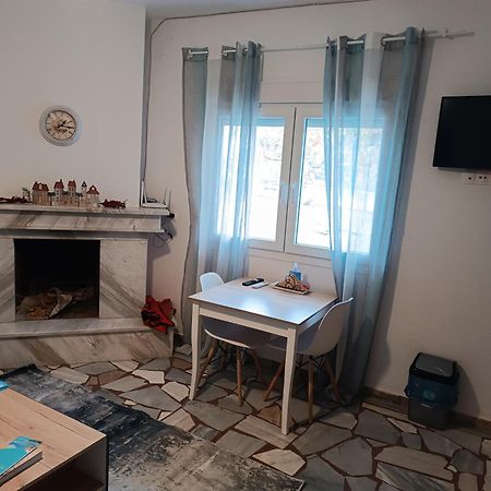 Studio Με Όλες Τις Ανέσεις Vétrina 外观 照片