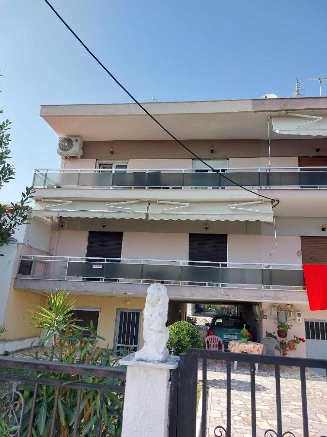 Studio Με Όλες Τις Ανέσεις Vétrina 外观 照片