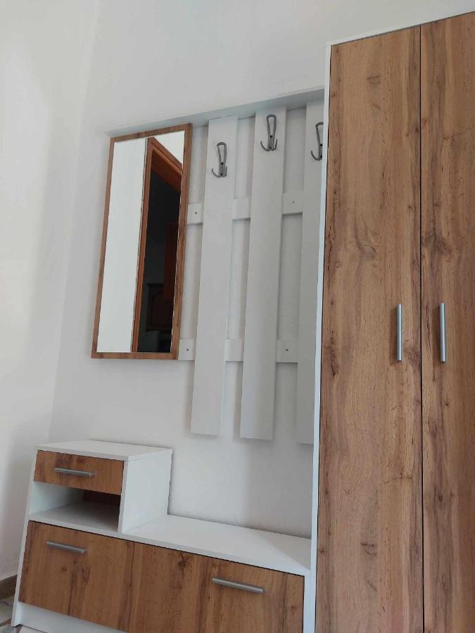 Studio Με Όλες Τις Ανέσεις Vétrina 外观 照片