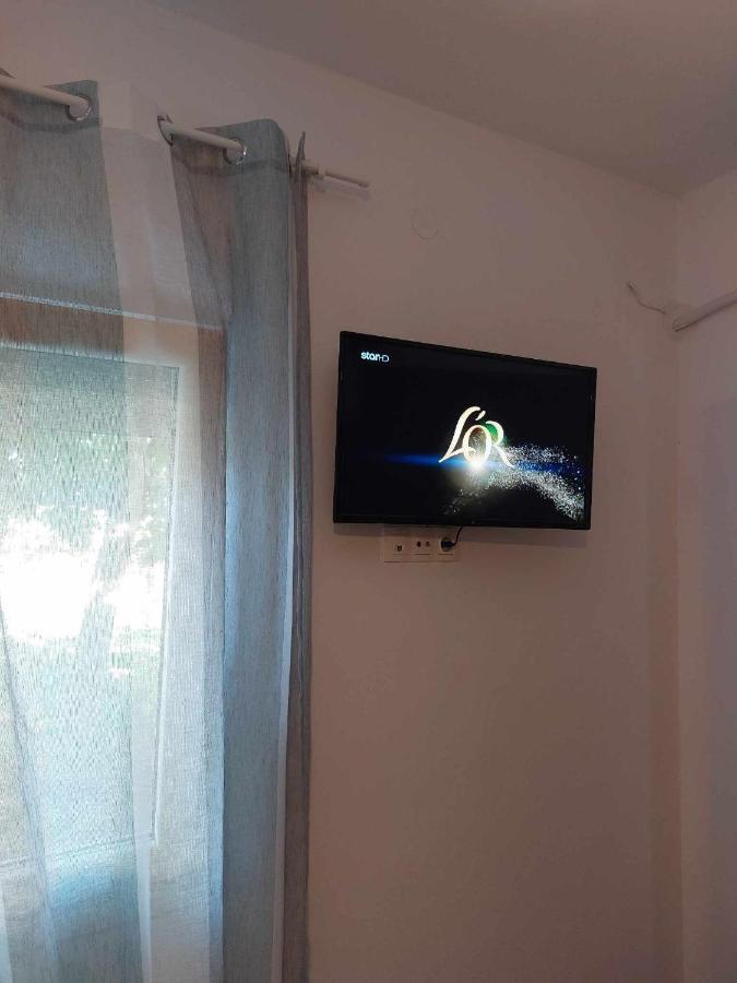 Studio Με Όλες Τις Ανέσεις Vétrina 外观 照片